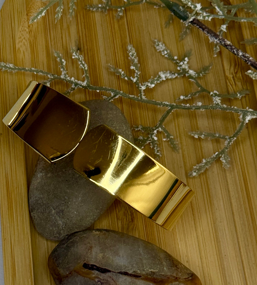 Armband Breiter Goldreif – Minimalistischer Luxus Edelstahl