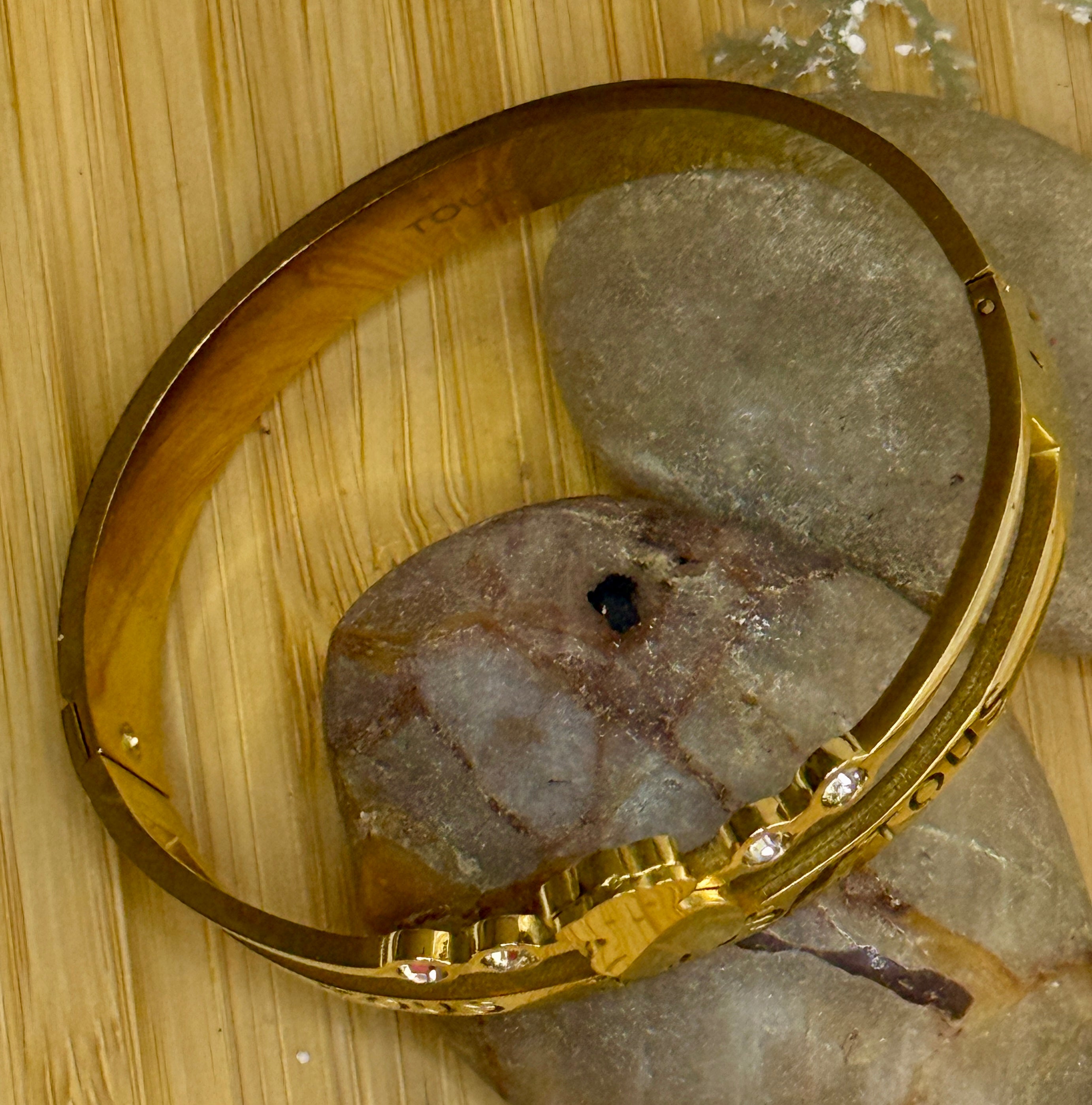 Armband Osito & Kristall – Goldener Edelstahl Bangle